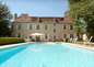 façade sur le parc et piscine