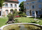 Les deux maisons et le bassin